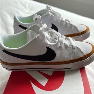 Nike Court Legacy Women's Sneakers